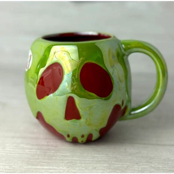 Disney Villains Snow White Poison Apple Iridescent Ceramic Mug Halloween NEW - Picture 1 of 8